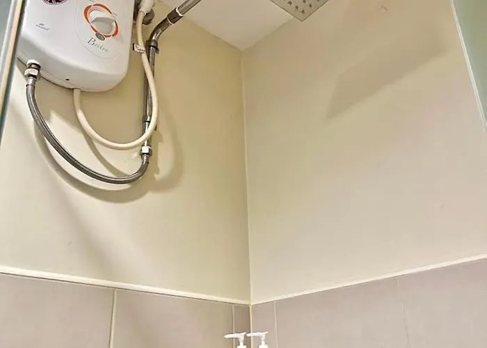 Airbnb *